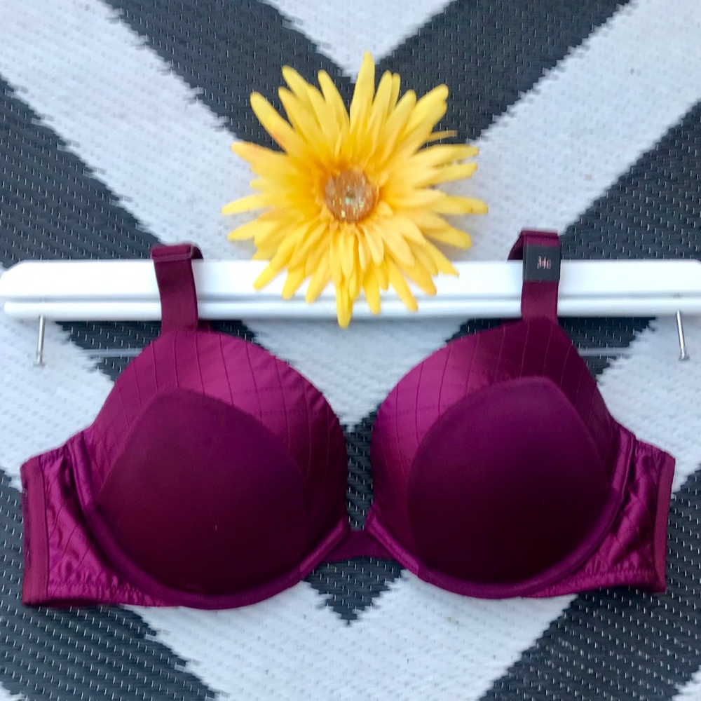 Victoria Secret 34C VS Very Sexy Push Up Bra!!